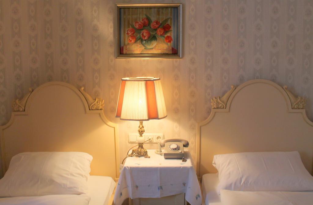 Hotel-pension Funk Am Kurfürstendamm Hotel Berlin
