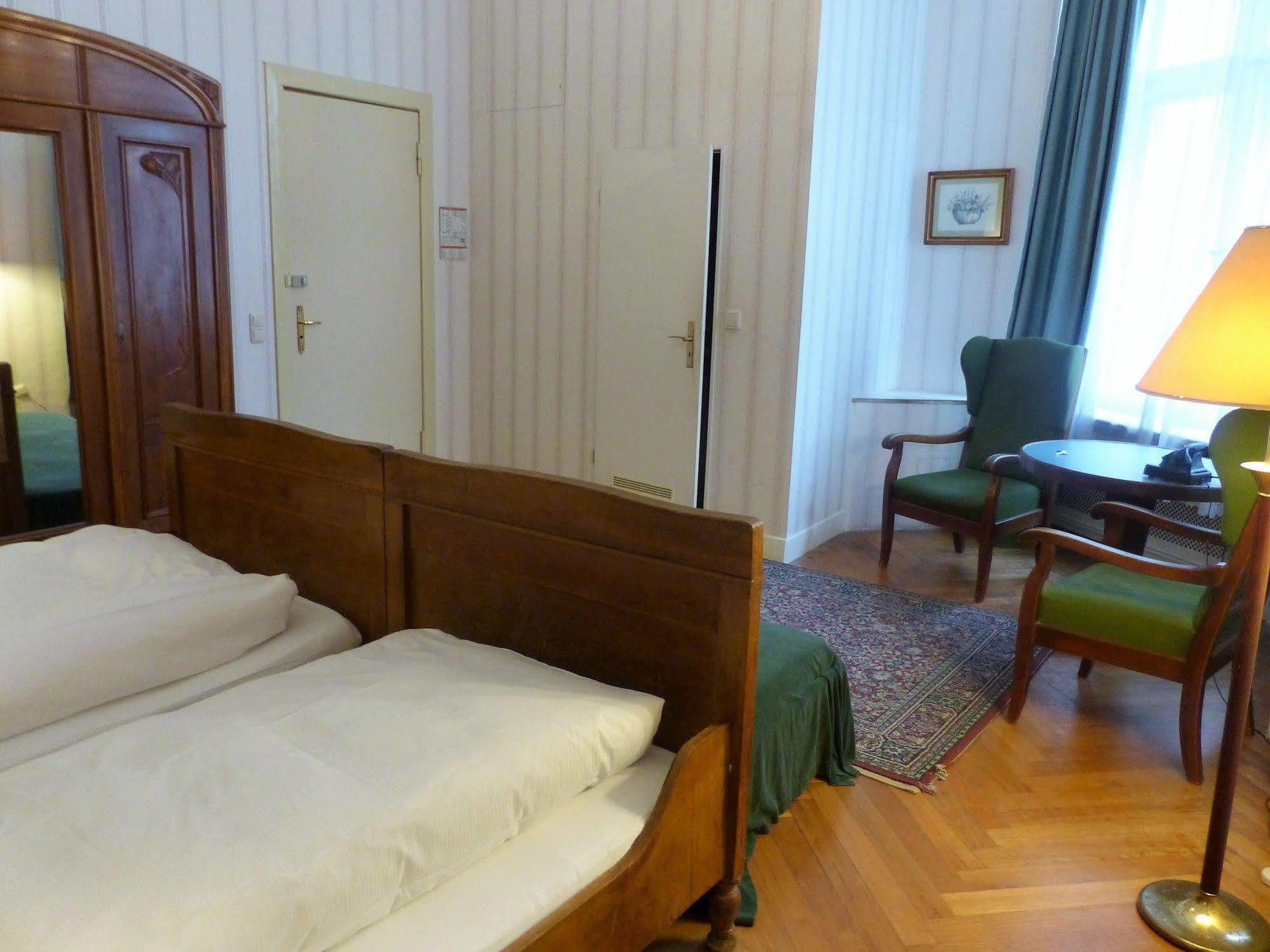 Hotel-pension Funk Am Kurfürstendamm 3* Berlin
